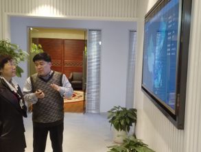 商務(wù)部駐上海特派員向欣一行蒞臨上海融資租賃交易服務(wù)中心指導工作